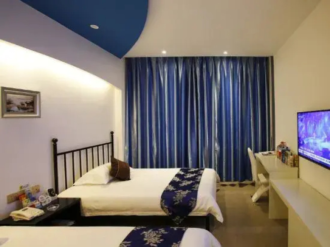 Mona Hotel