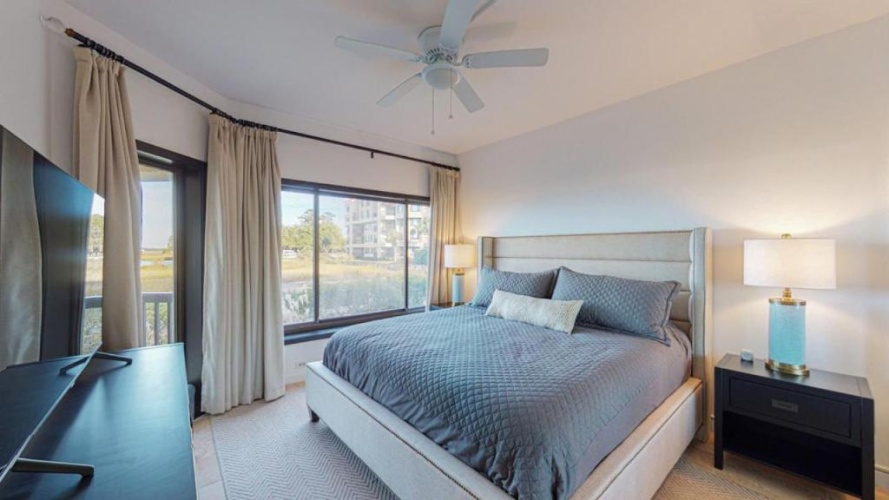 240 Captains Quarters