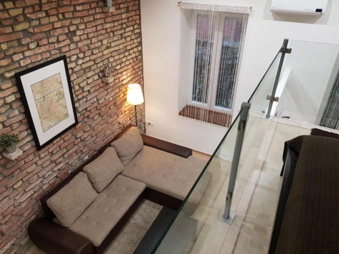 Deluxe Studio