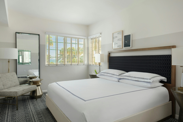 Kimpton Surfcomber Hotel photo 7