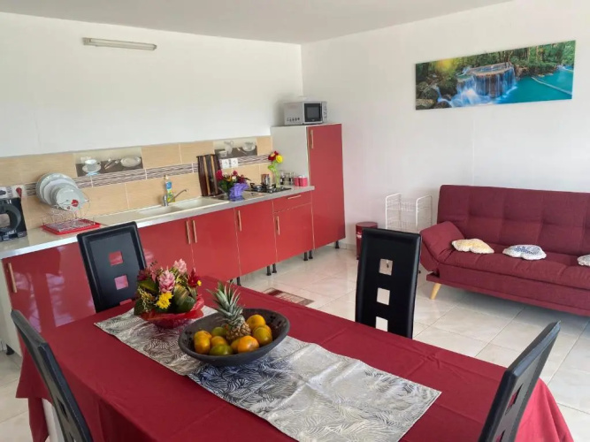 Studio situé en bas de villa