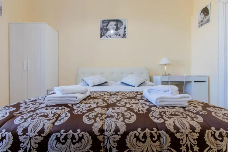 Flower Guesthouse
