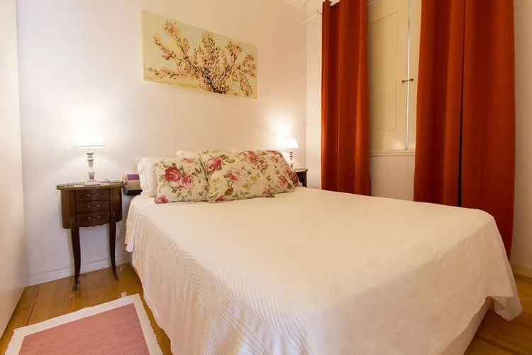 Alfama Typical by Homing