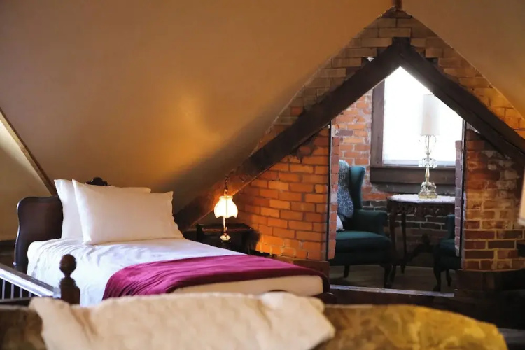 B&B on Broadway