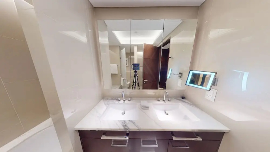 Stunning 2 Bed Address Sky View Best Layout