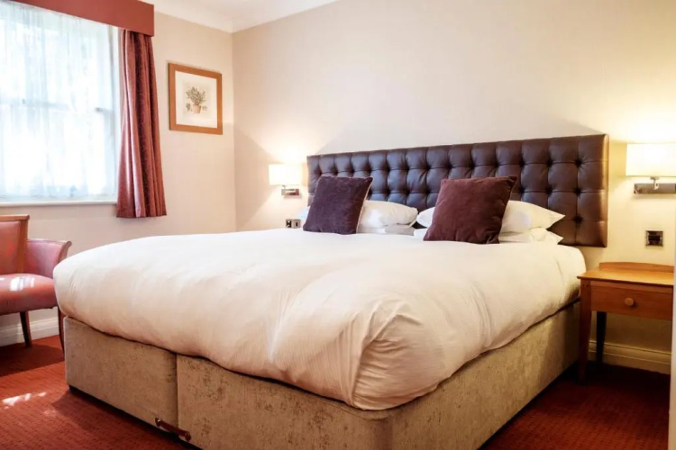 Red Lion Hotel, Hillingdon