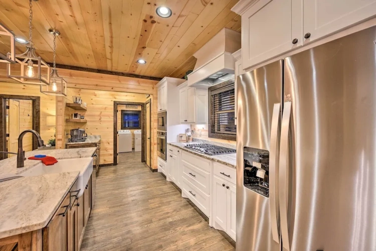 5 Bedrooms Cottage