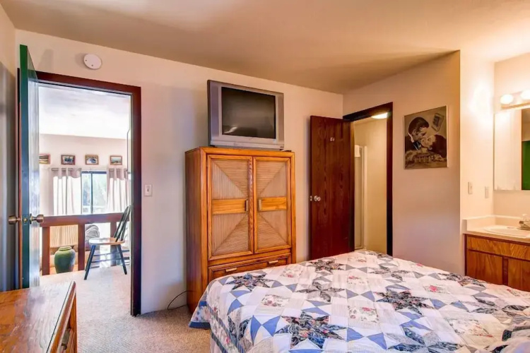 B-101 Buffalo Ridge 2 Bedroom Condo by RedAwning
