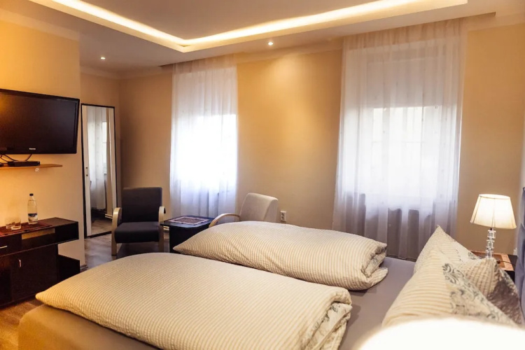 Hotel & Restaurant Peking