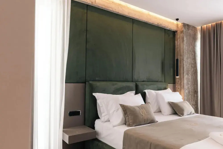 Cuni Luxury Hotel