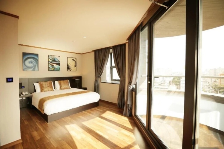 Sunland Hotel