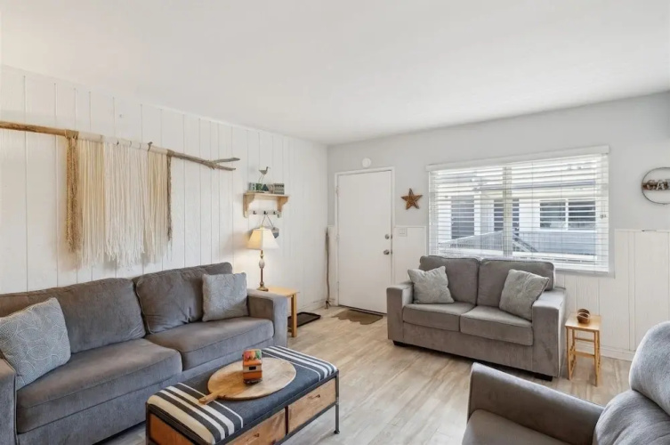 4980 Sandyland Road #215 1 Bedroom Condo