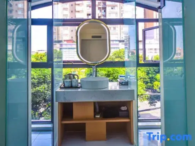 Jinglong Hotel