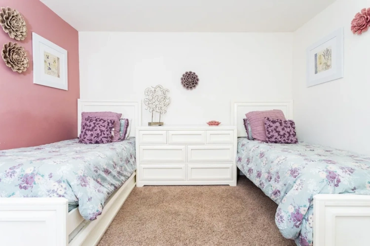 4 Bedrooms Standard Family room