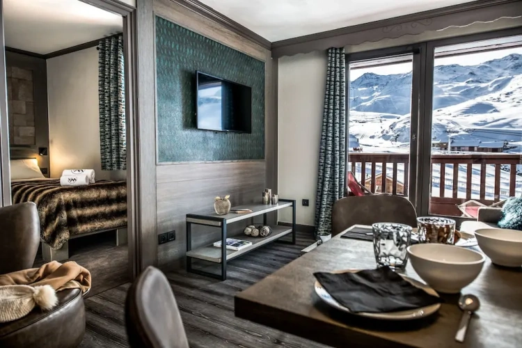2 Bedrooms Premium Apartment with balcony and with mountain view