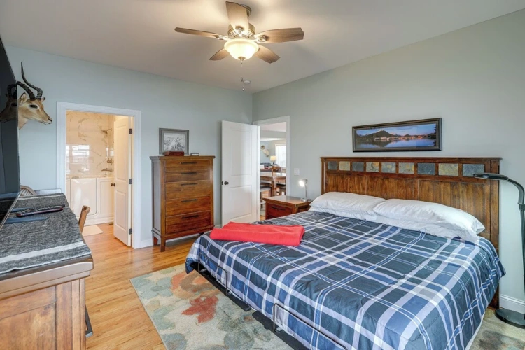 4 Bedrooms Cottage