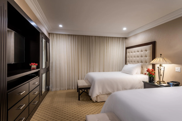 Beverly Hills Plaza Hotel And Spa photo 8