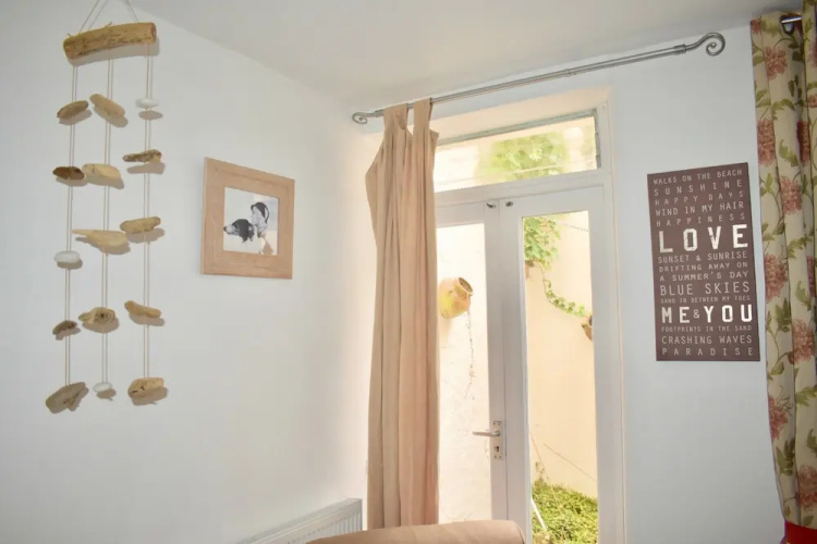 1 Bedroom Apartment Close to Seafront