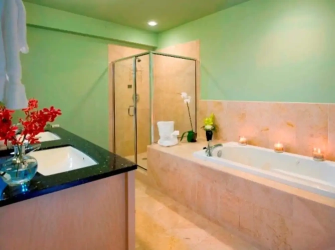 2 Bedrooms Executive Suite with river view