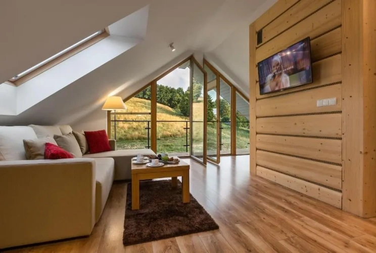 Deluxe Apartment with balcony and with mountain view