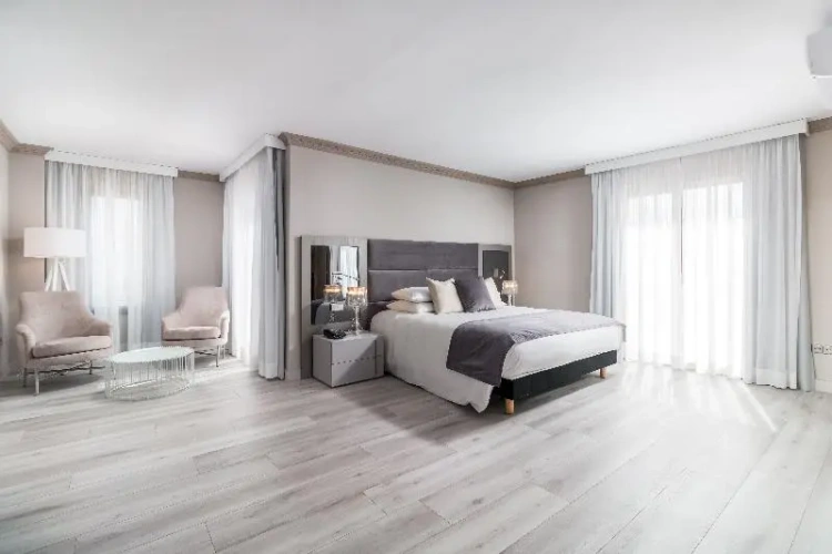 1 Bedroom Executive Double Suite with balcony and with city view