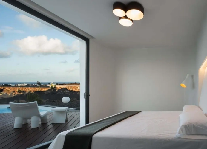 2 Bedrooms Villa