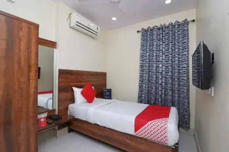 Hotel Cloud 9 By OYO Rooms