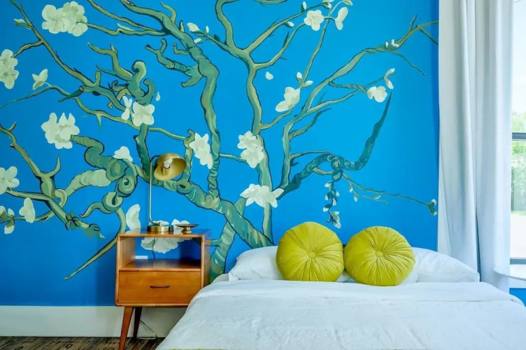 7 Private Suites Sleeps 25 Walkable to DT!