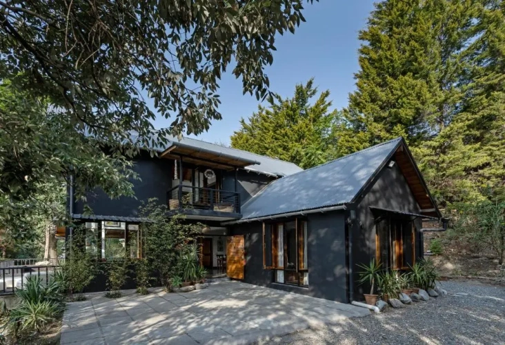 2 Bedrooms Villa