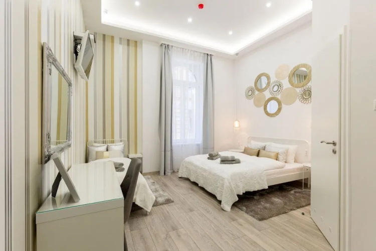 SB Panzio Hotel