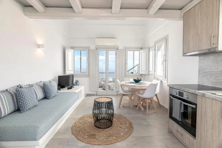 2 Bedrooms Villa