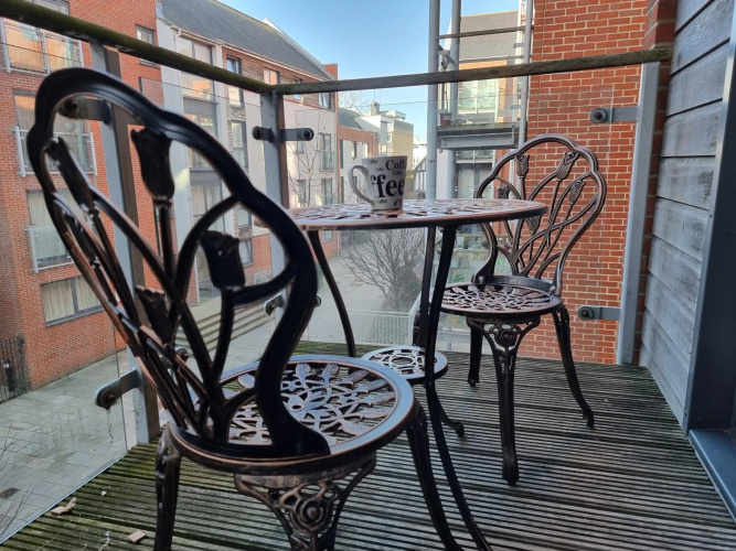 Splendid High Street 2 BR Apartment - King Bed - Wise Stays