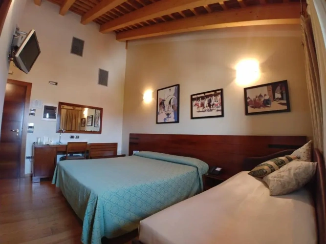 Standard Triple room