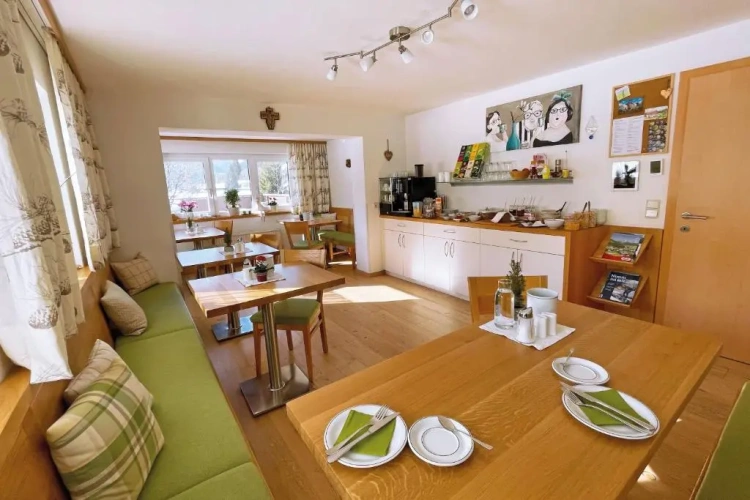 Standard Triple room with balcony