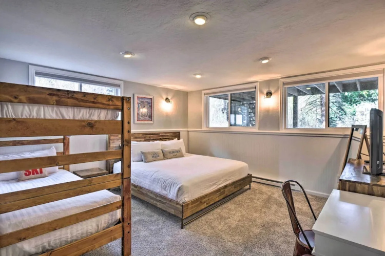 Sauna, Deck & Fire Pit: Breckenridge Townhouse!