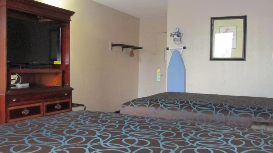 USA Inn and Suites Springfield Ohio