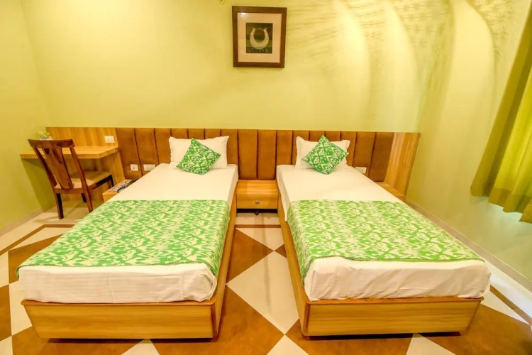 Standard Twin room with balcony