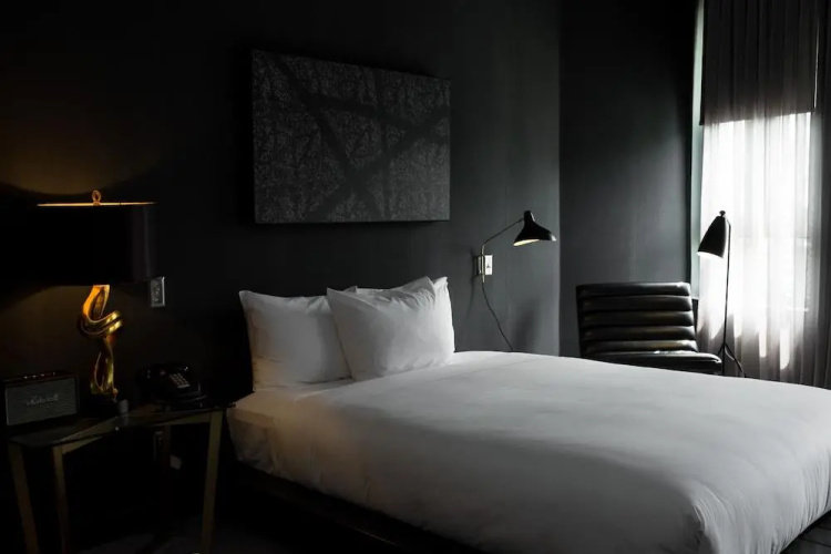 Tuck Hotel