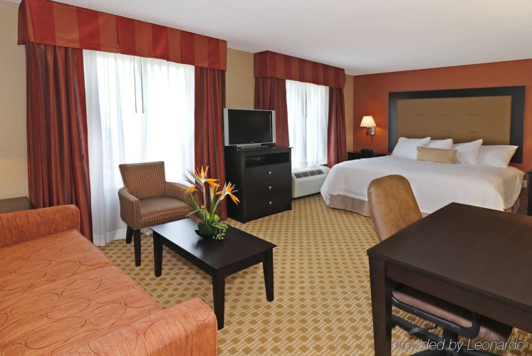 Hampton Inn & Suites Herndon-Reston