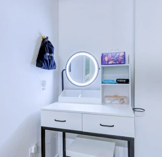 1 Bedroom Apartment with city view