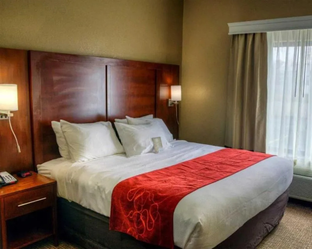 Comfort Suites