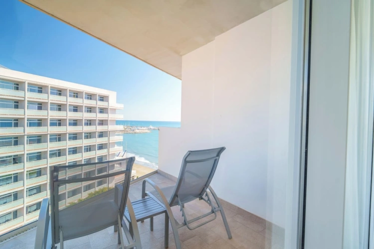 Standard Triple room with balcony