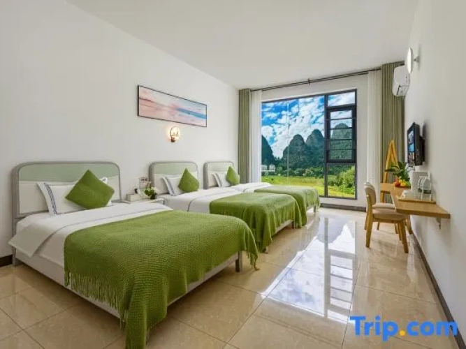 Standard Triple room