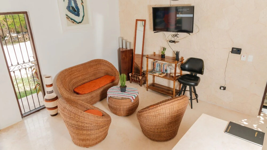 hotel y hostal nojoch che
