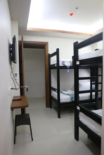Coron Hostel Express - Adults Only