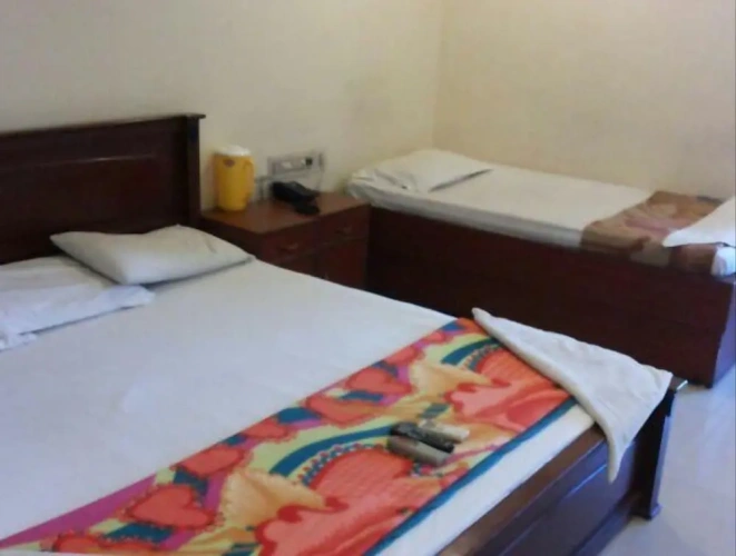 Standard Triple room