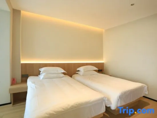 Standard Twin room with sea view