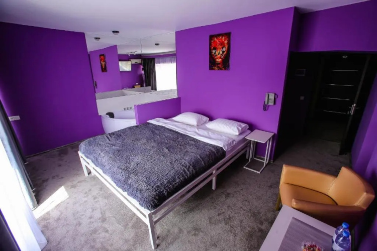 4 Rooms