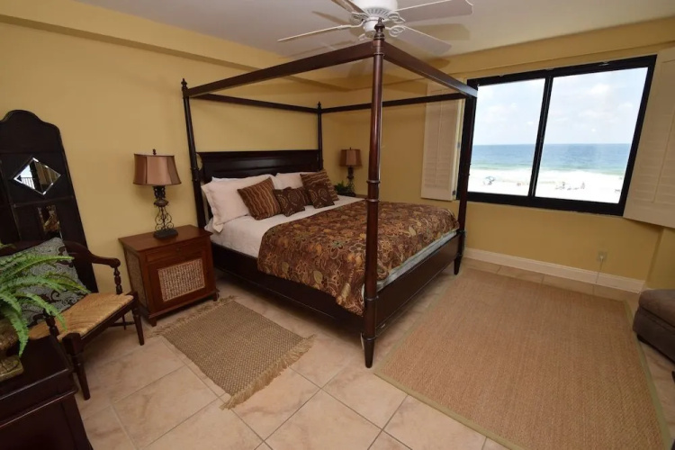 Broadmoor 205