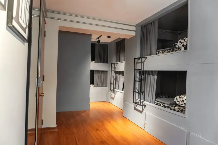 Hostel La Moneda